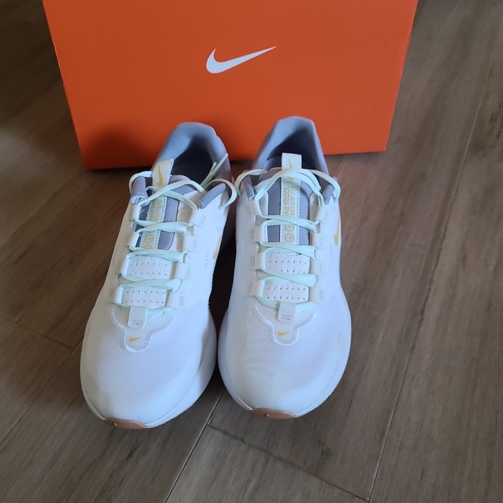 Nike Womens React Escape RN Running 